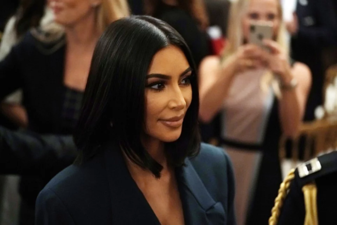 Kim Kardashian rudert zurück, der Streit zwischen Japan und Südkorea eskaliert und 7Pay wird gehackt