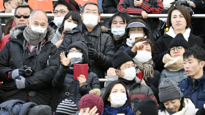 Japan hat nun den Ausnahmezustand, der allerdings viele Ausnahmen mit sich bringt. Gleichzeitig kämpfen immer mehr Menschen in Japan mit den Folgen der Pandemie. Bild: Kyodo