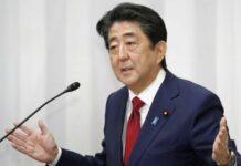 Premierminister Shinzo Abe reagiert nur langsam