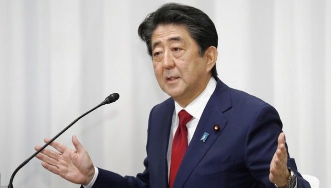 Premierminister Shinzo Abe reagiert nur langsam