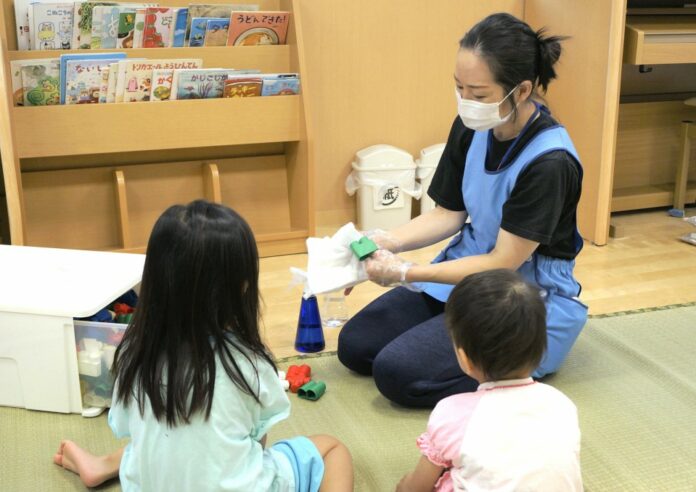 Japans Arzneimittel-Knappheit, mehr Atomkraft, Schadensbegrenzung im LDP-Skandal und zu kreative Kindernamen